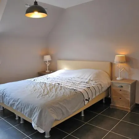 Somme-leuze Sleeps 11 Pool Wifi Ferienhaus