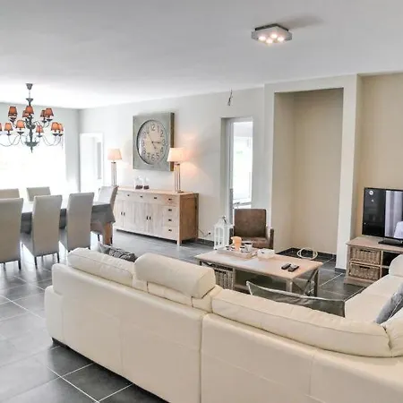 Somme-leuze Sleeps 11 Pool Wifi Ferienhaus Somme-Leuze