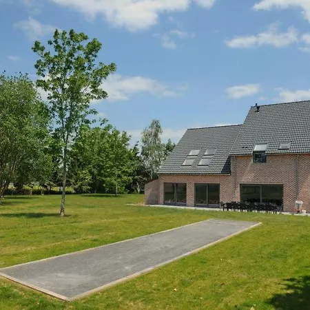 Somme-leuze Sleeps 11 Pool Wifi *