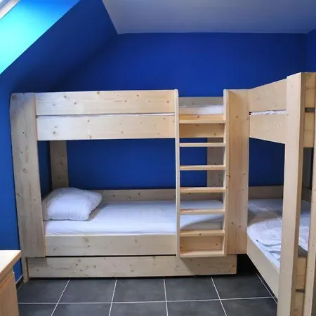 Somme-leuze Sleeps 11 Pool Wifi